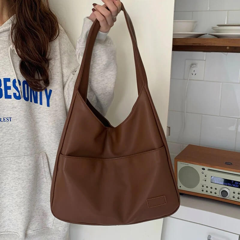 Ruby - Spacious Shoulder Bag with Timeless Elegance and Ample Storage