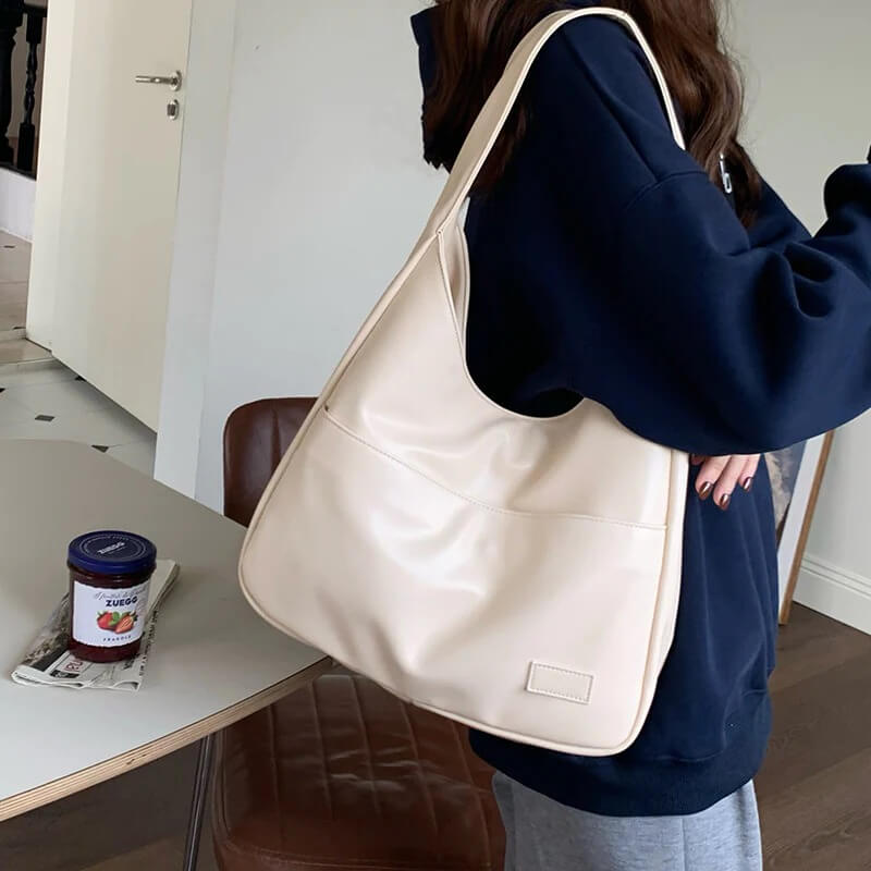 Ruby - Spacious Shoulder Bag with Timeless Elegance and Ample Storage