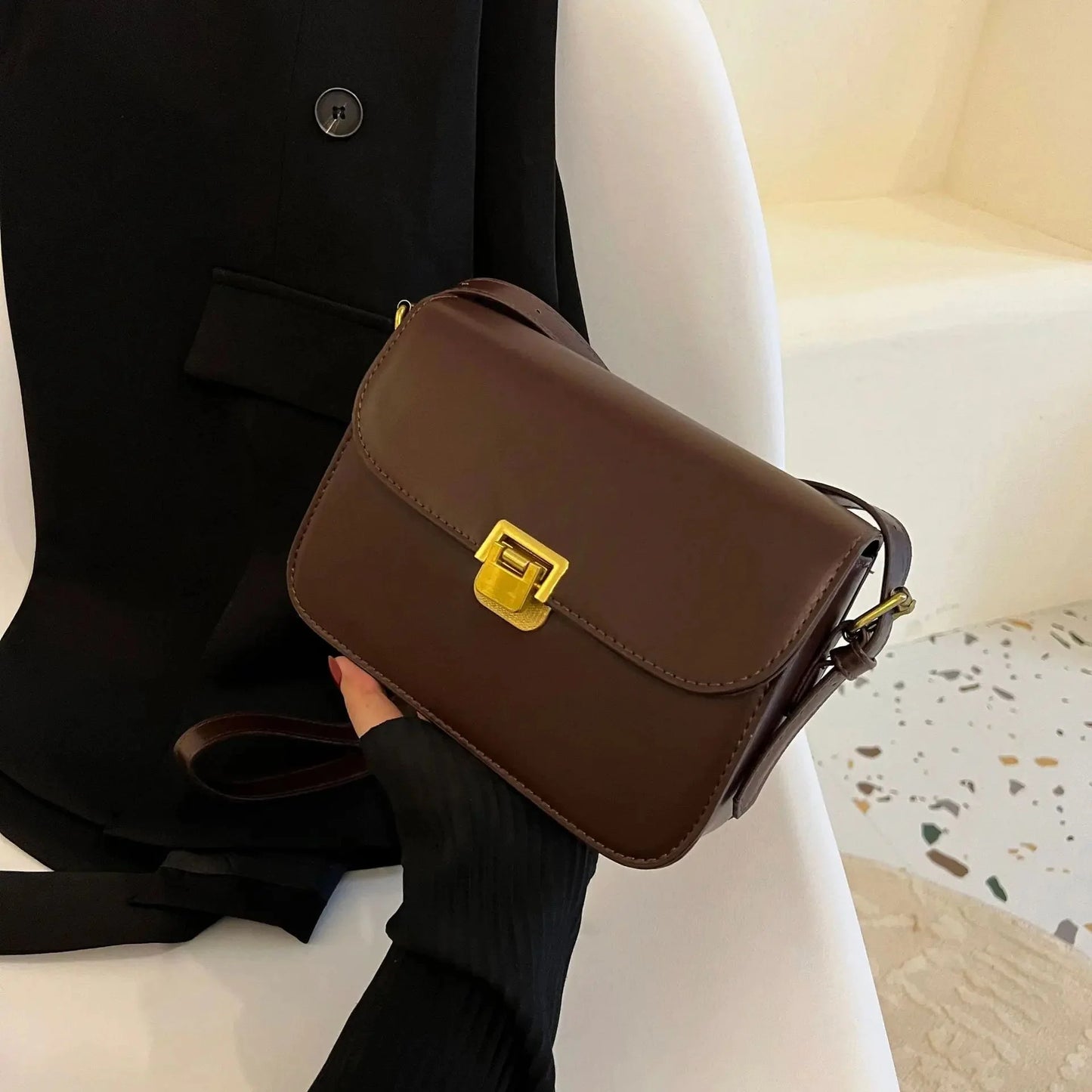 Roberta - Elegant Square Leather Shoulder Bag with Adjustable Strap