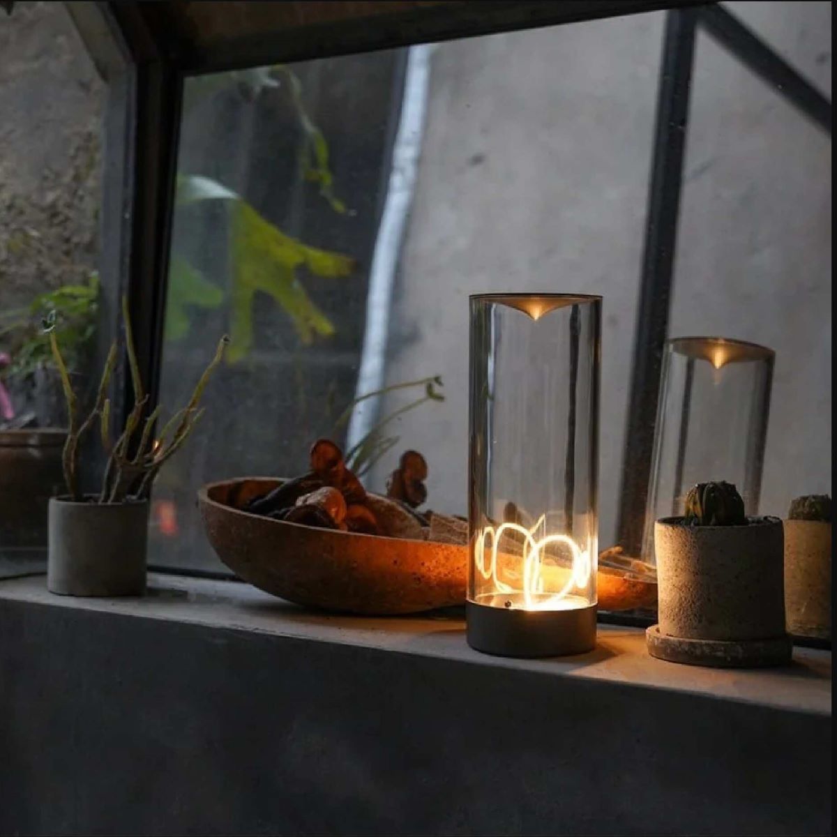 GlowTrove - Minimalist Table Lamp with Elegant Filament Design