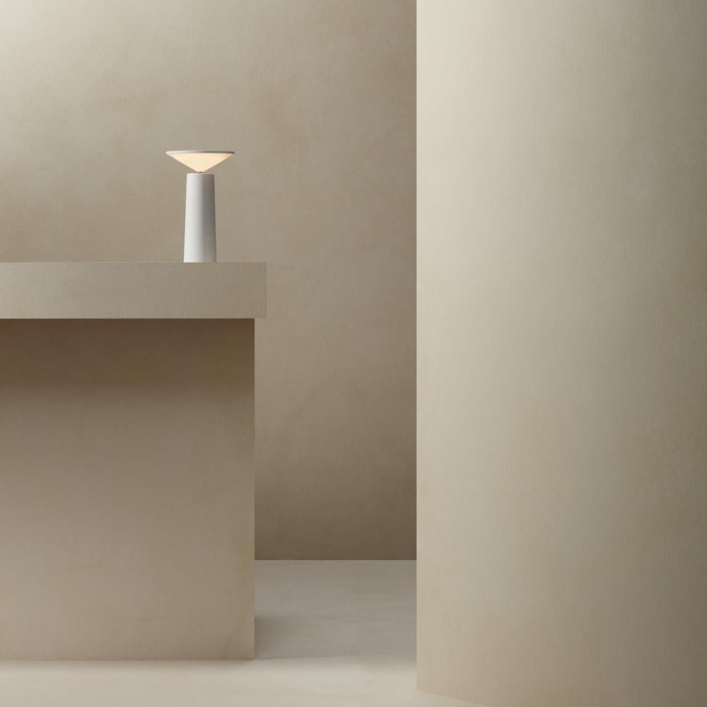 ZenBeam - Modern Swivel Table Lamp with Flexible Light Design