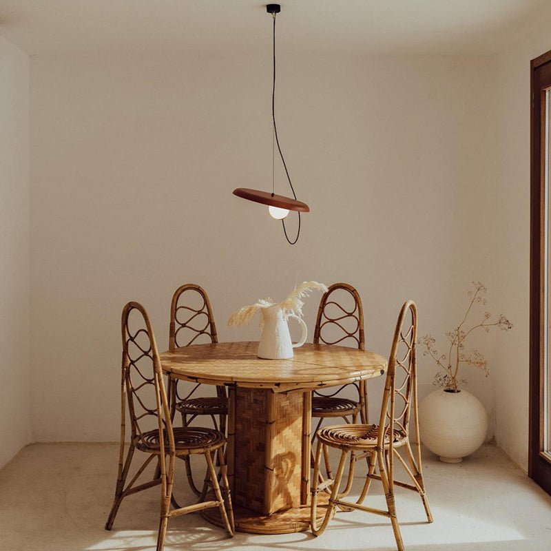 QuartzGlow - Stylish Industrial Pendant Light with Warm Illumination