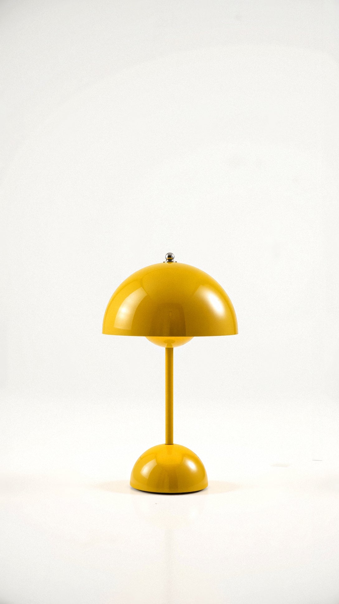 Vera - Modern Wireless Table Lamp for Stylish Home Lighting