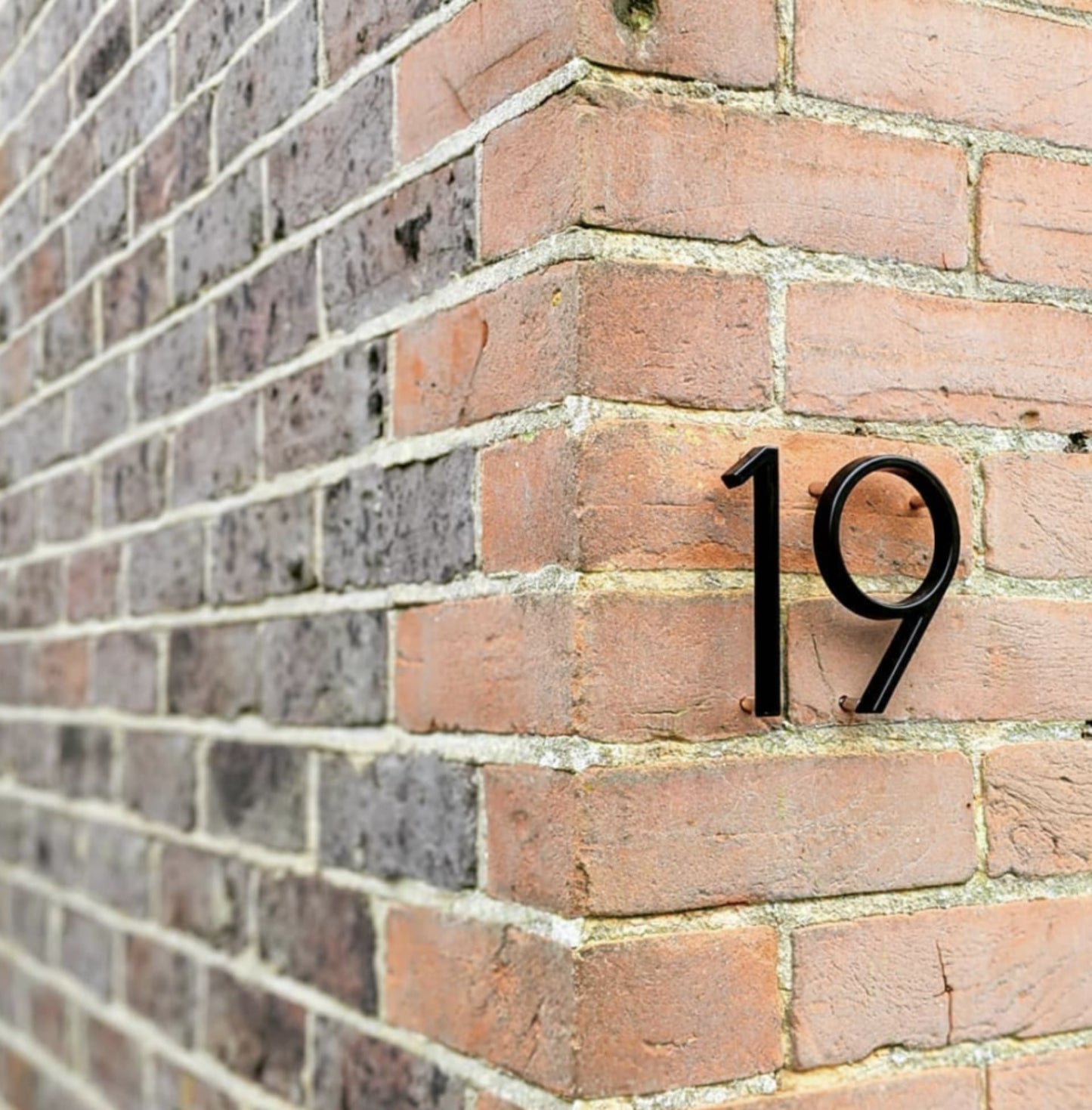 Bathvia - Modern Black Metal Floating House Numbers for Home Address
