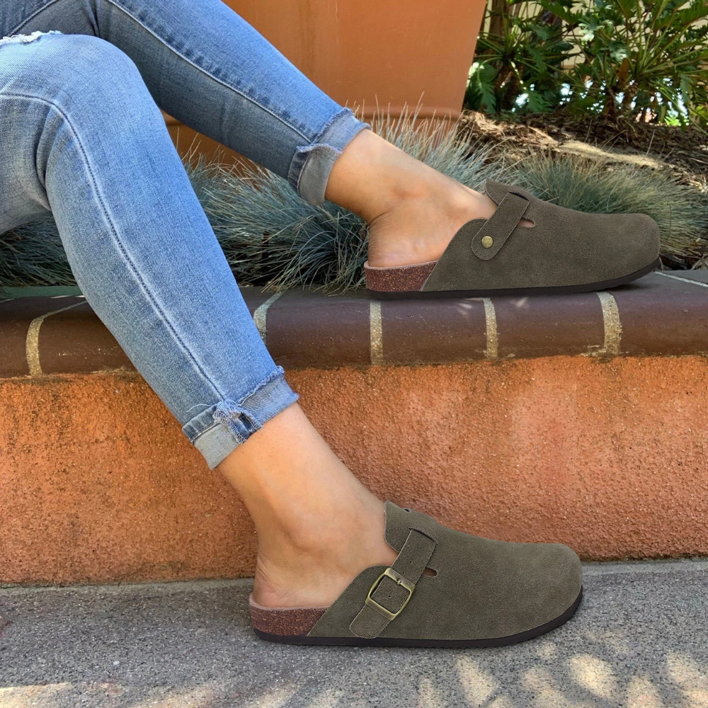 Queniva - Comfortable Suede and Cork Slippers for Indoor and Outdoor Use