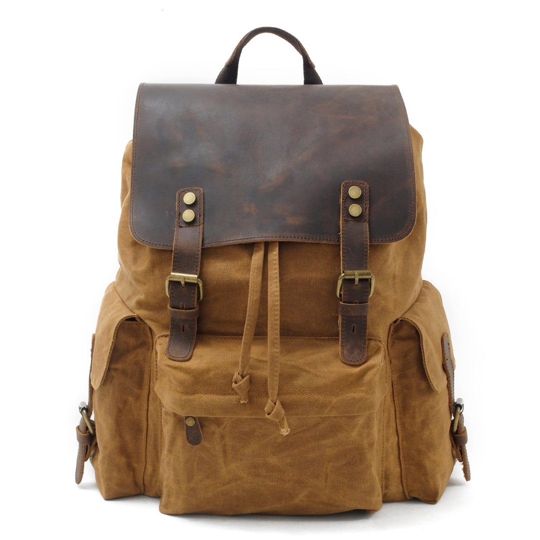 Amos - Vintage Outdoor Backpack with Robust Design and Retro Charm