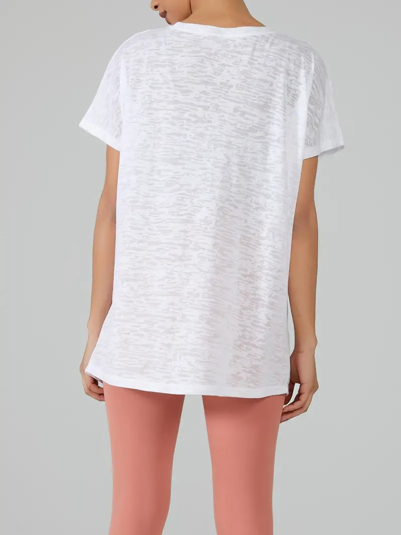 Beatrice - Stylish and Lightweight Burnout T-shirt for Effortless Movement