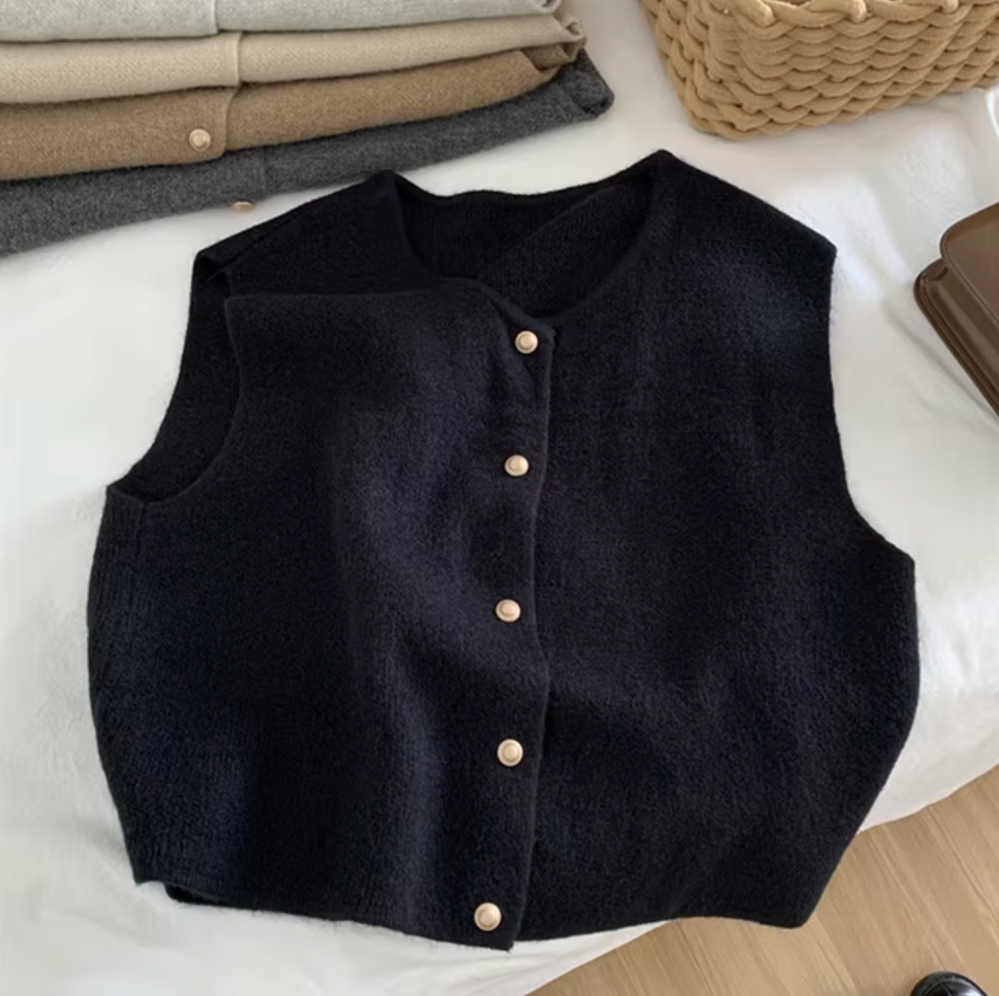 Blanche - Elegant Knitted Sleeveless Vest for Stylish Layering