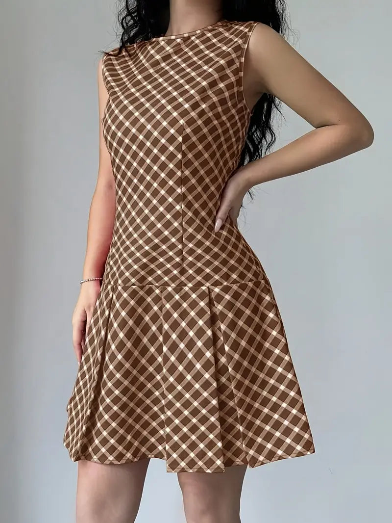Carmen - Stylish Sleeveless Dress with Pleats and Checked Pattern