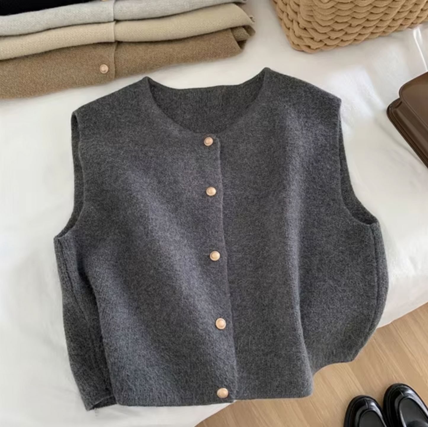 Blanche - Elegant Knitted Sleeveless Vest for Stylish Layering