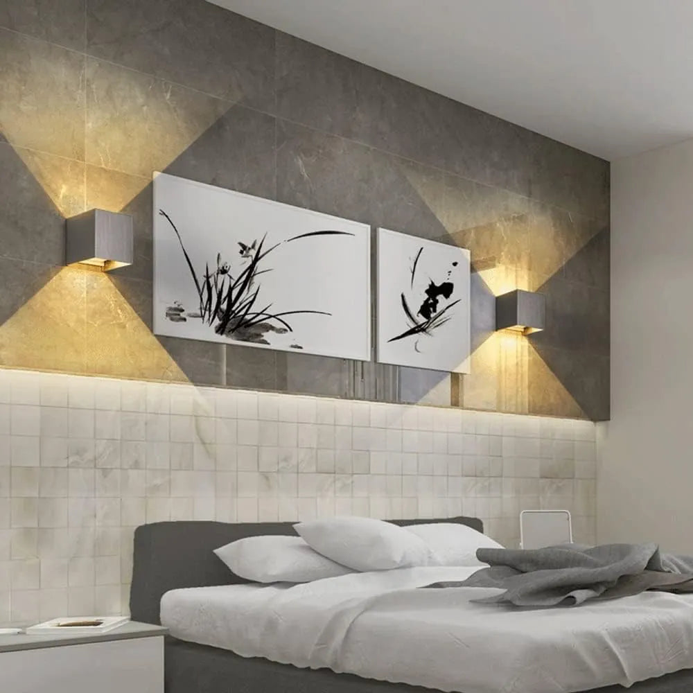 Lyric - Elegant Minimalist Wall Lamp for Sophisticated Lighting