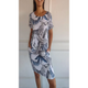 Venetia - Comfortable Round-Neck Dress with Tropical Floral Print