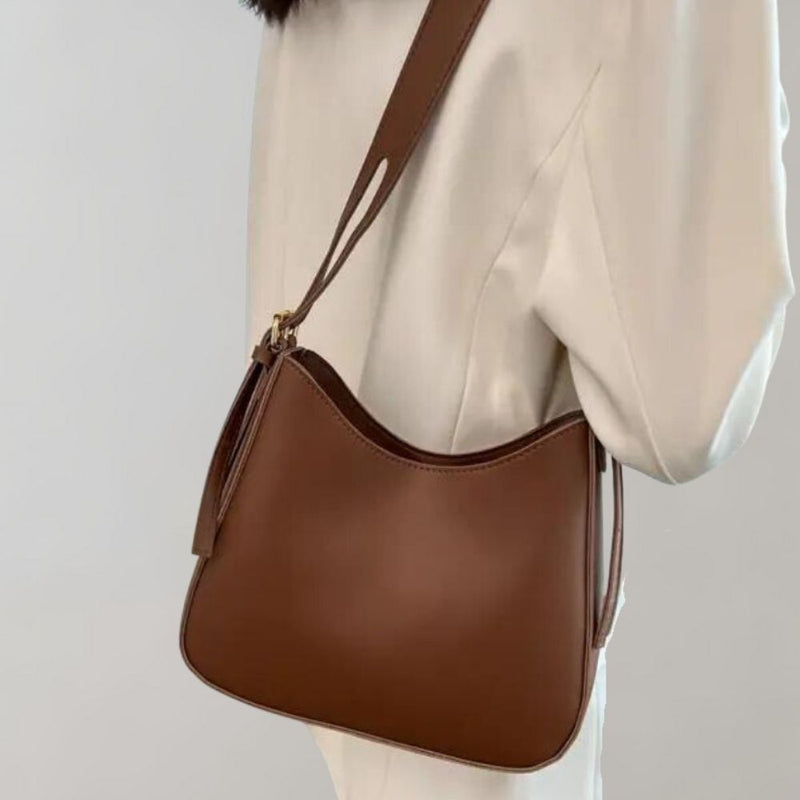 Lillie - Simple and Elegant Vegan Leather Crossbody Bag in Minimalist Design