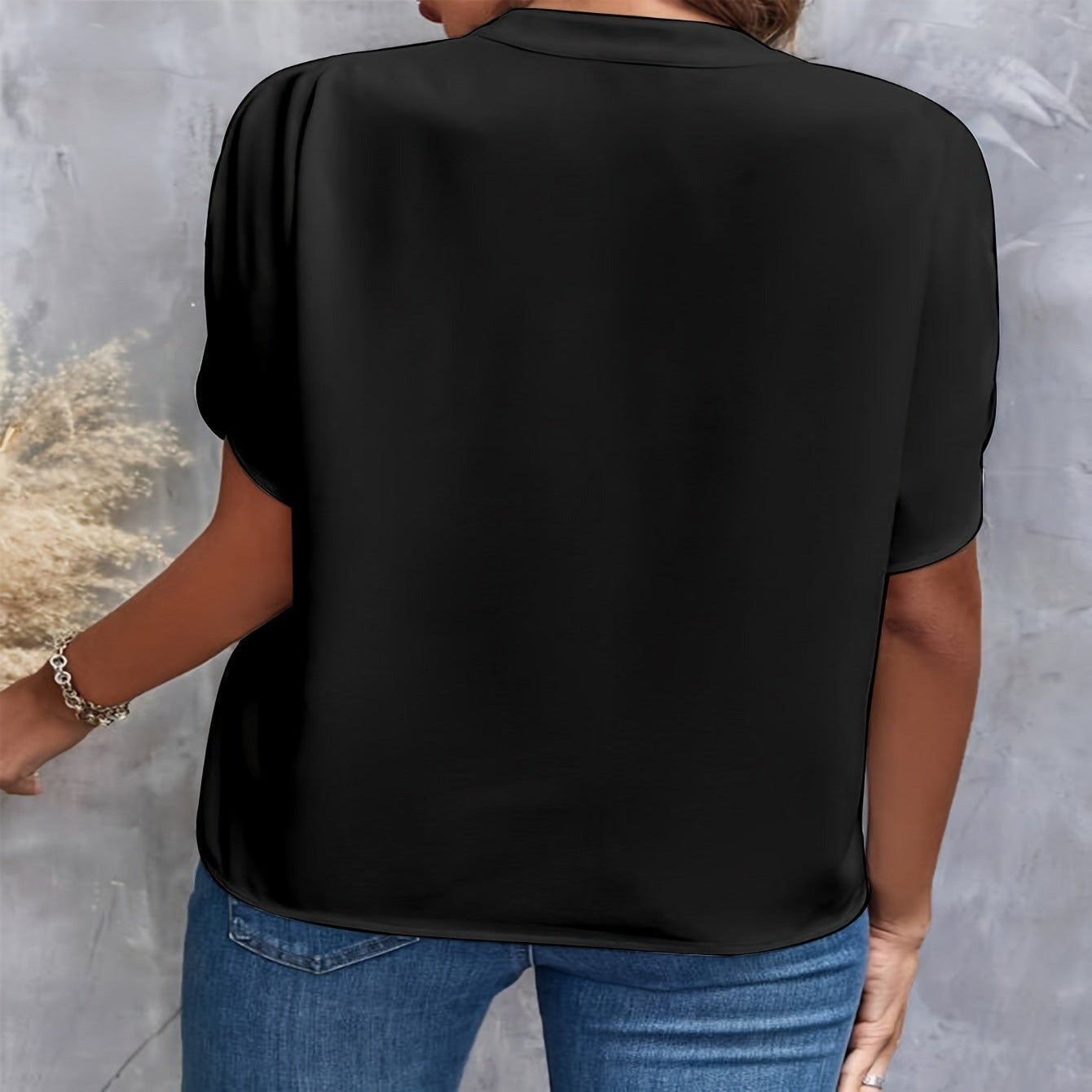Xanthe - Lightweight and Elegant Women's Blouse for Summer Style