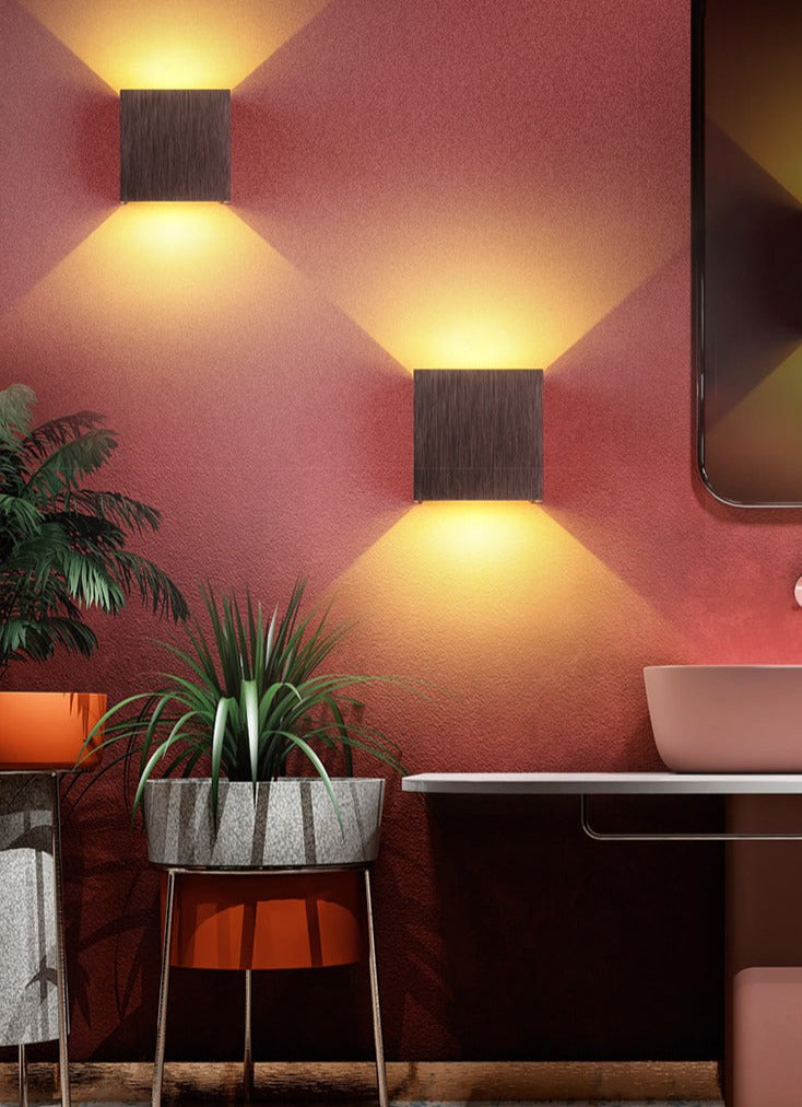 Lyric - Elegant Minimalist Wall Lamp for Sophisticated Lighting