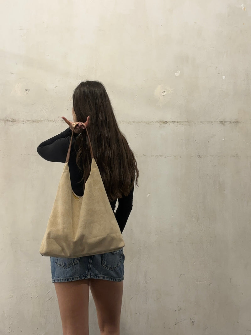 Livi - Stylish Daily Leather Tote for Effortless Elegance and Utility