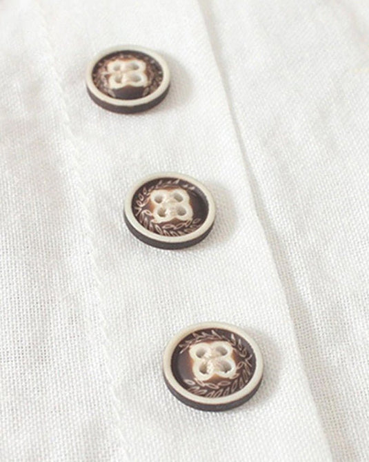 Adriana – Schlichte Kurzarmbluse mit Rundhalsausschnitt und Knopfleiste