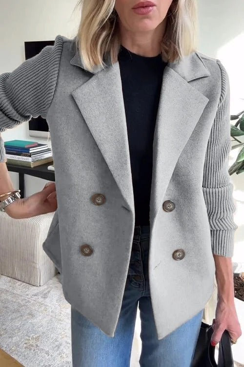 Amora – Eleganter Blazer mit Strickärmeln