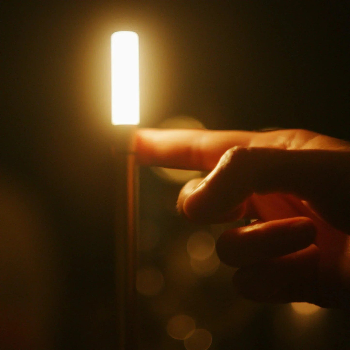 Vesper - Elegant FlameLight Candle Lamp for Cozy Atmosphere