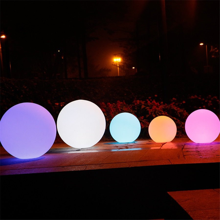 HaloHaven - Elegant Glowshine Orb Outdoor Lamp for Modern Spaces