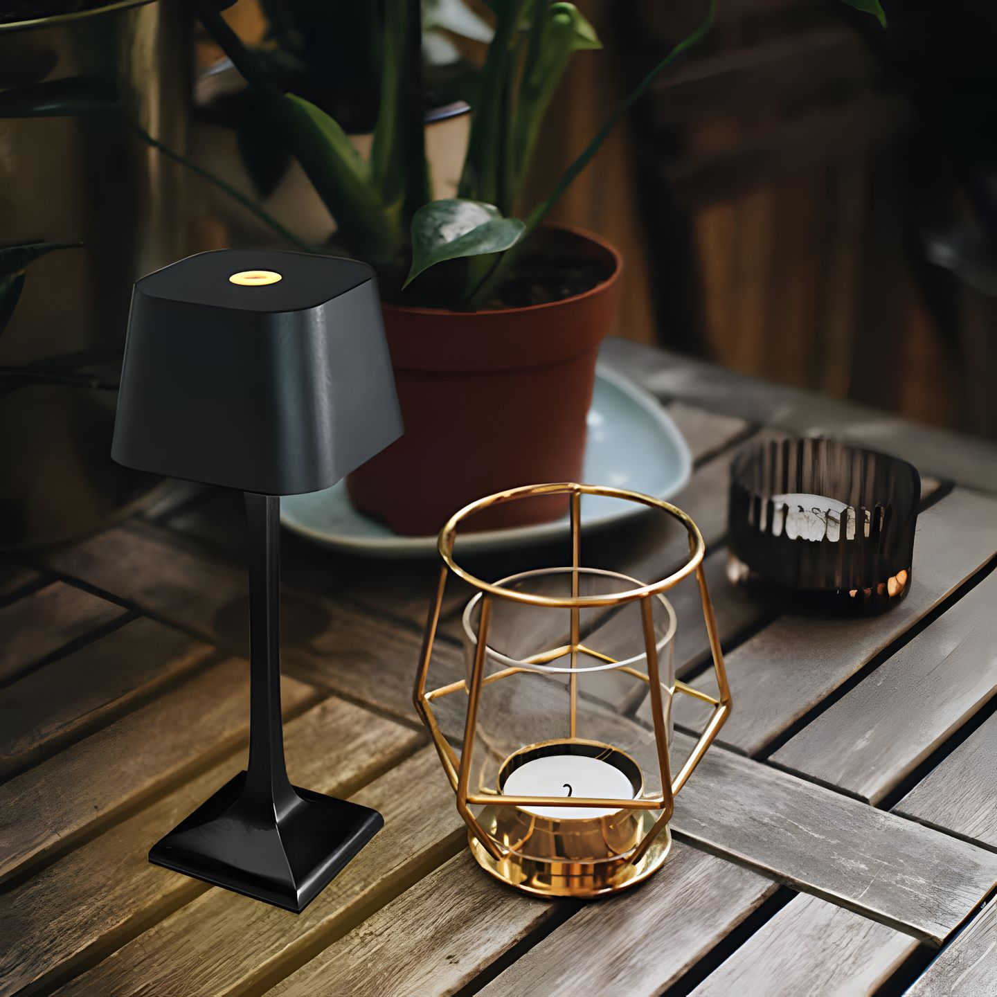 Brillia - Stylish Cordless Touch Lamp for Cozy Atmosphere