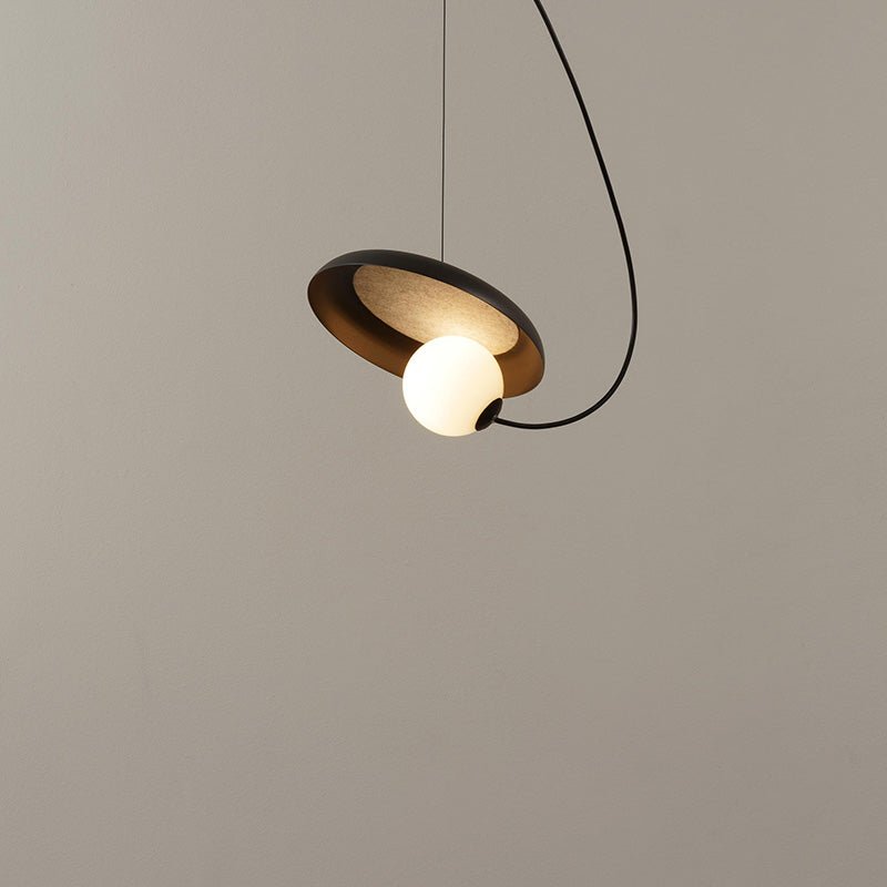 QuartzGlow - Stylish Industrial Pendant Light with Warm Illumination